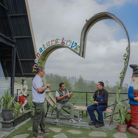 Hotel Nature Bromo And Resort Pasuruan Eksteriør billede