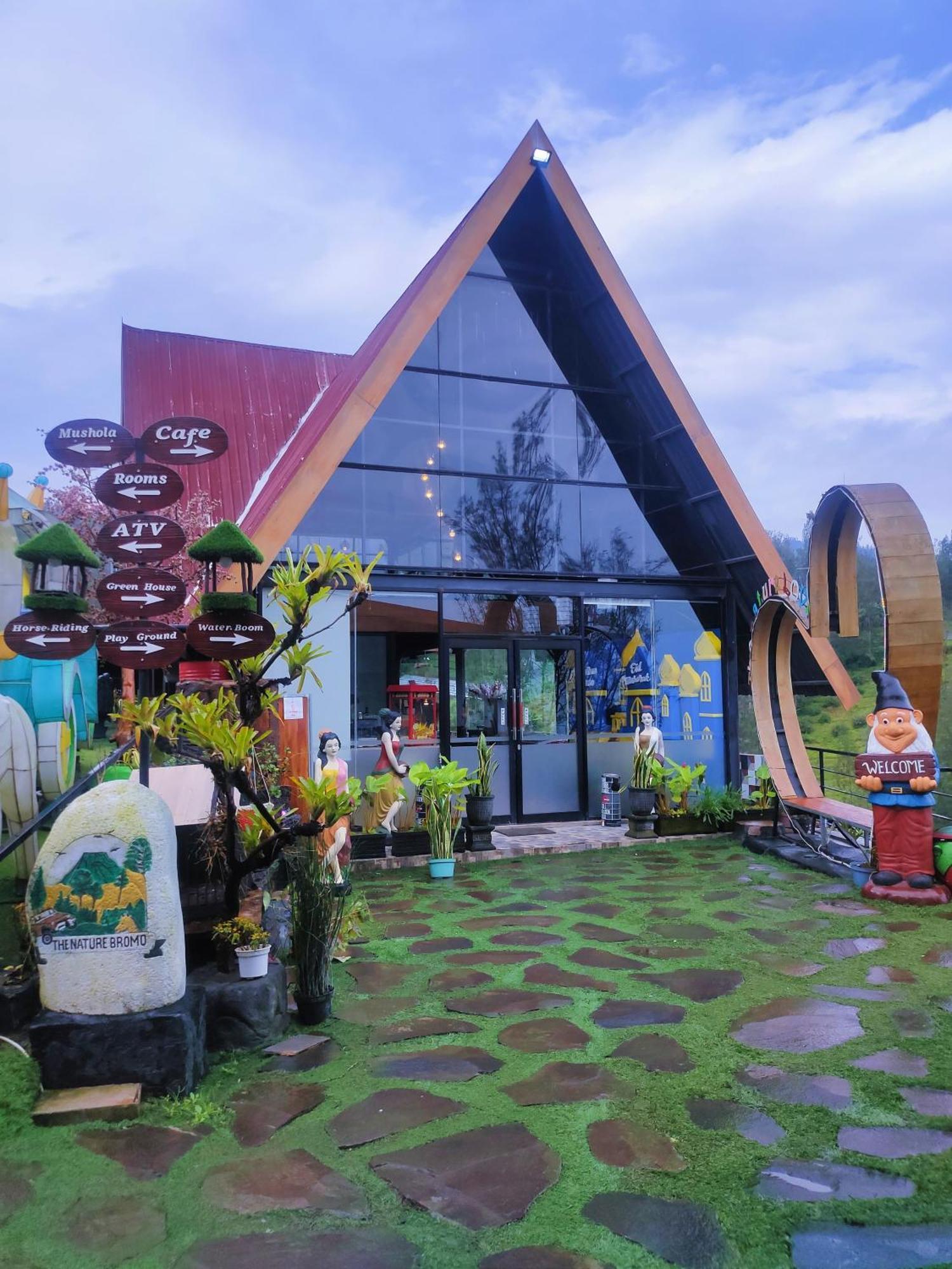 Hotel Nature Bromo And Resort Pasuruan Eksteriør billede