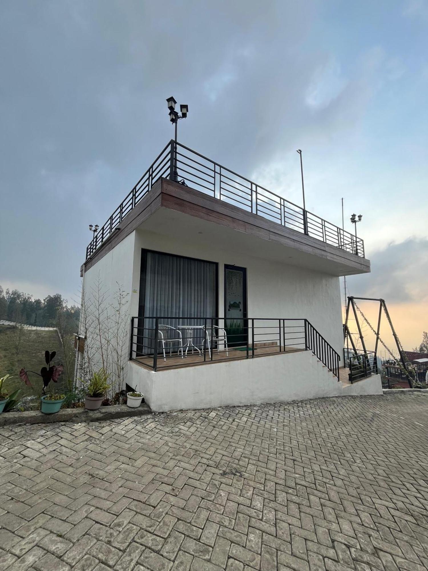Hotel Nature Bromo And Resort Pasuruan Eksteriør billede